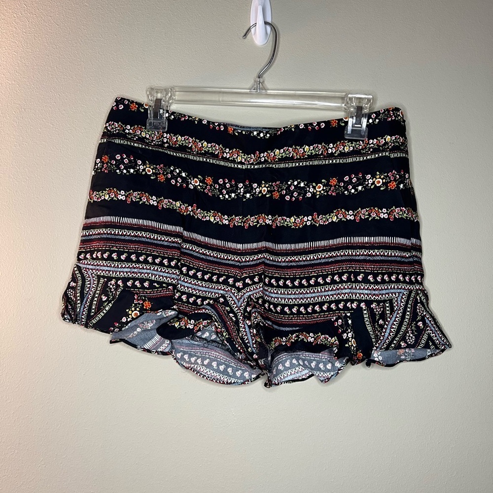 Loft floral formal ruffle leg shorts